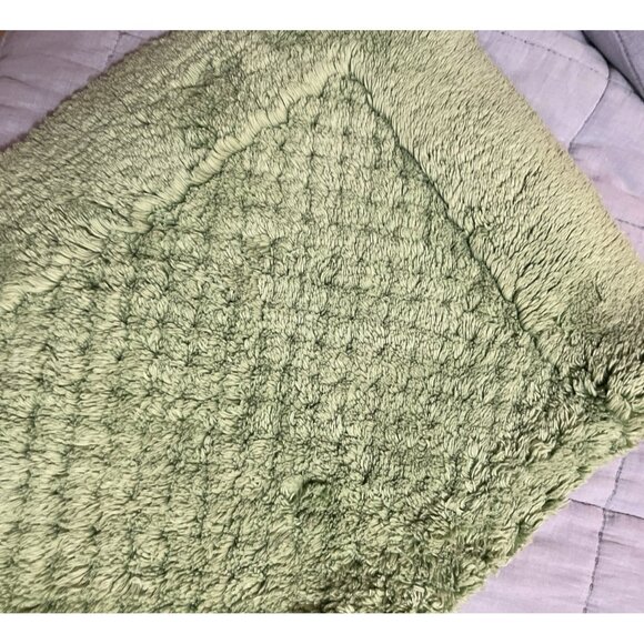 Martha Stewart green bath mat - Picture 2 of 8